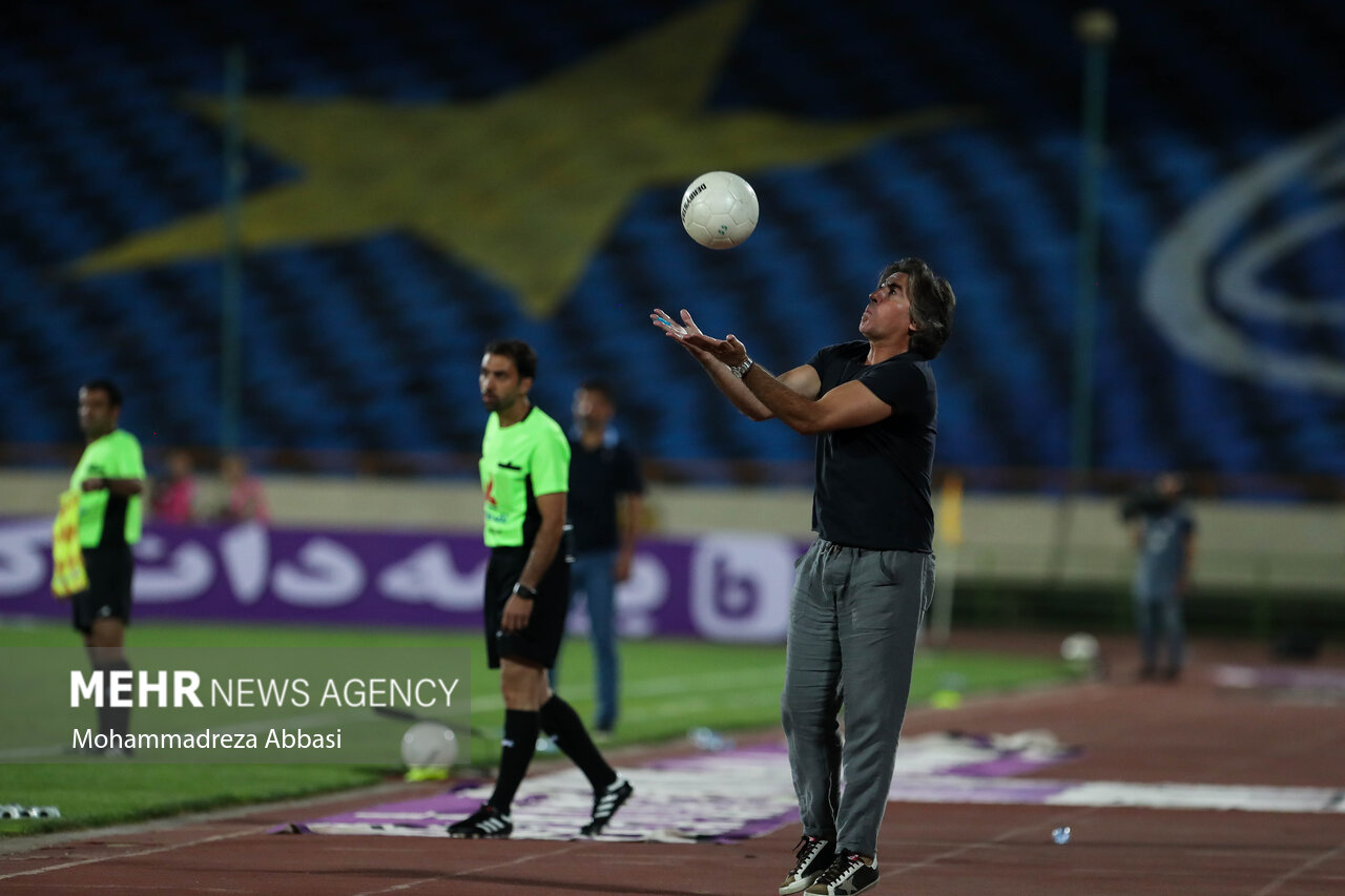 «ساپینتو» بر اعصابش مسلط باشد/ رفتار او مقابل گل گهر حرفهای نبود