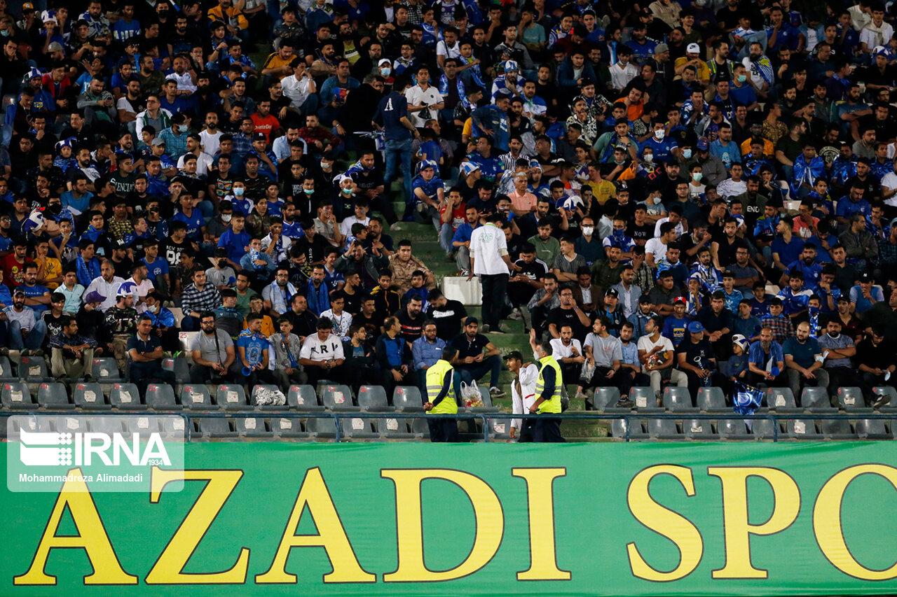 ستاد ملی مقابله با کرونا موافق برگزاری مسابقات لیگ با حضور تماشاگران/ مشکل از فدراسیون فوتبال است