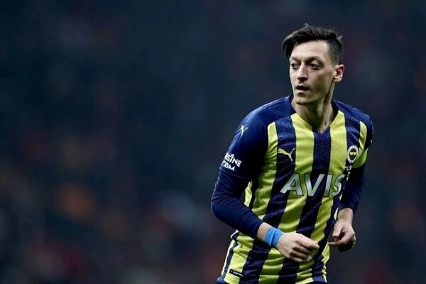 ستاره سابق تیم فوتبال رئال مادرید: با سرمربی پرسپولیس صحبت میکنم