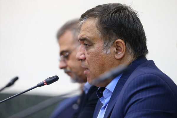 سخنگوی فراکسیون ورزش مجلس:تاجرنیا اشتباهات هیئت مدیره استقلال راپذیرفت