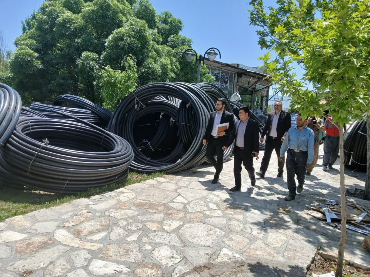 سد معبر عمومی و اشغال پیادهروها به هر دلیلی ممنوع
است