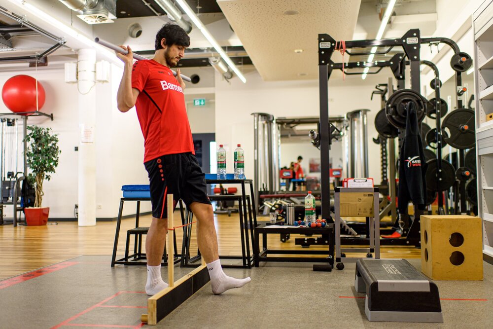 سردار آزمون همچنان دور از تمرینات گروهی لورکوزن