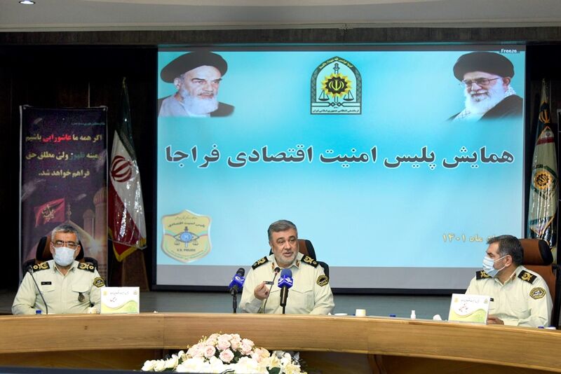 سردار اشتری: اولویت فراجا برخورد قاطعانه با سرشبکههای اصلی قاچاق است