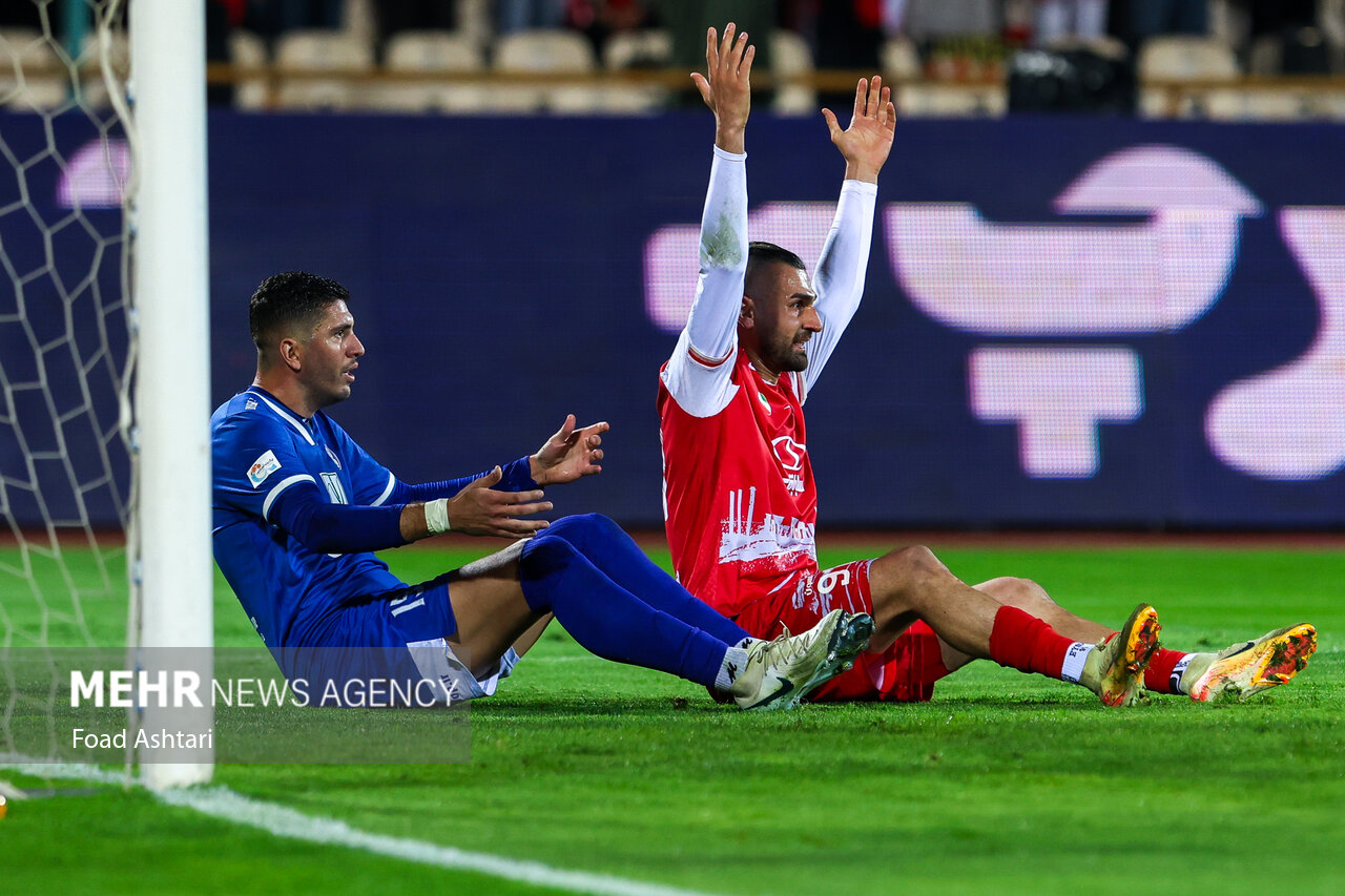 سردار دورسون در آستانه از دست دادن بازی پرسپولیس و نساجی