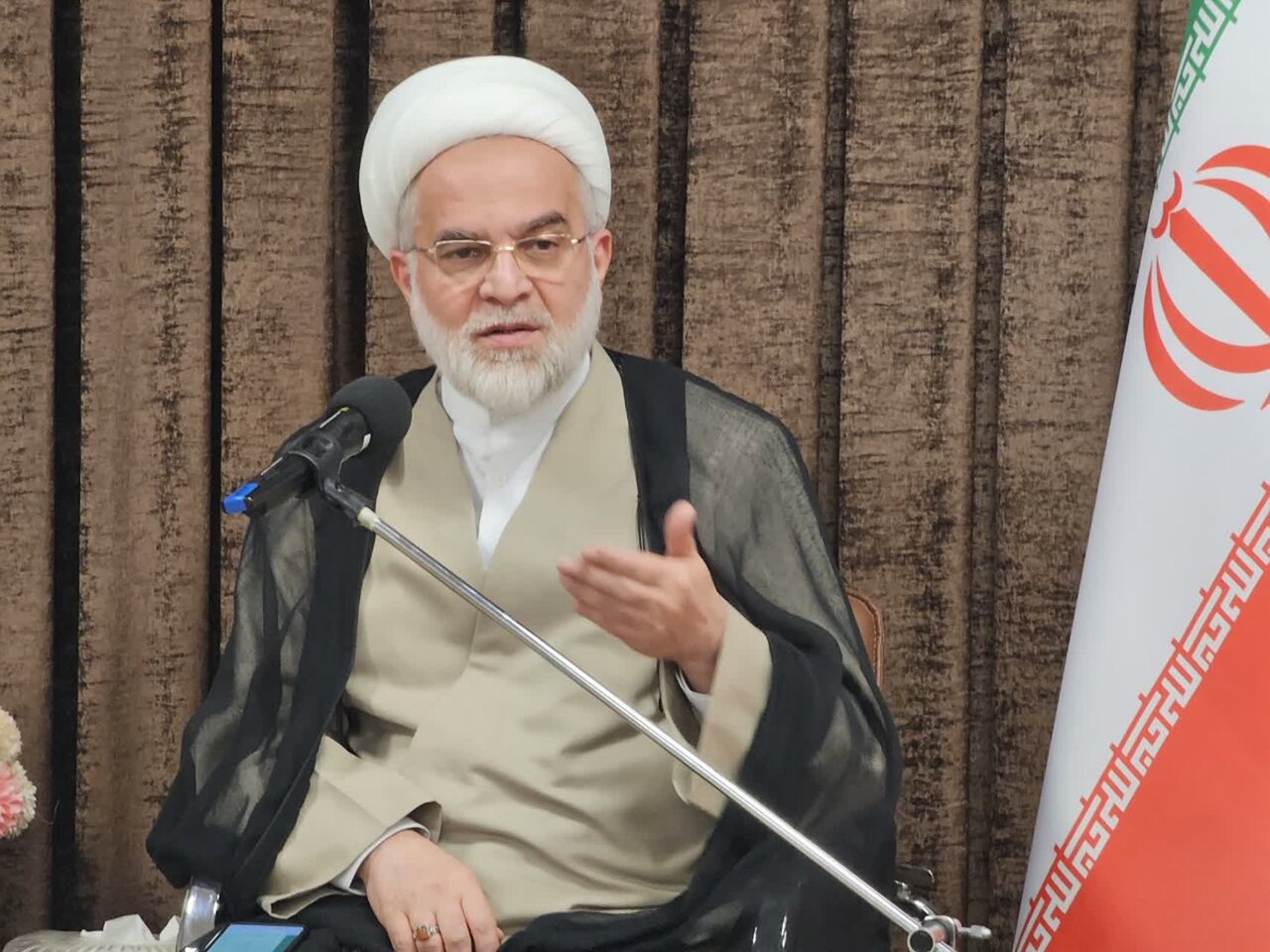 سرمایهگذاران برای تحقق شعار سال پای کار باشند