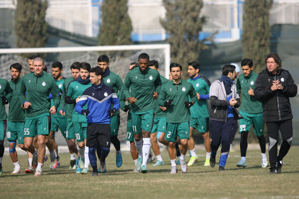 سرمربی استقلال امشب به تهران باز می گردد