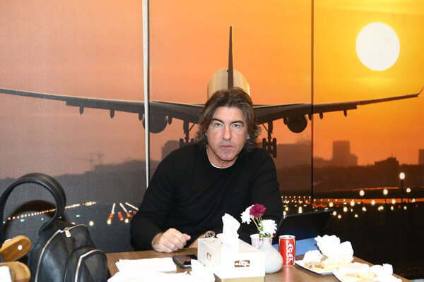 سرمربی استقلال فردا از ایران می رود