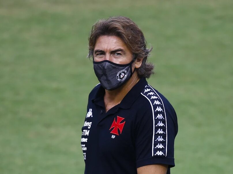 سرمربی استقلال پنجره نقل و انتقالات یک باشگاه را بست!