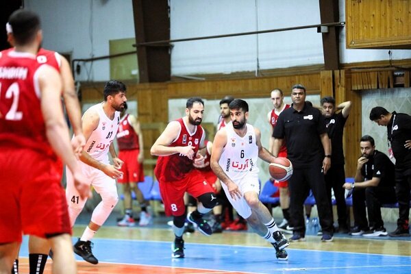 سرمربی تیم بسکتبال فولاد: بازیکنانم حالا اعتماد به نفس
دارند