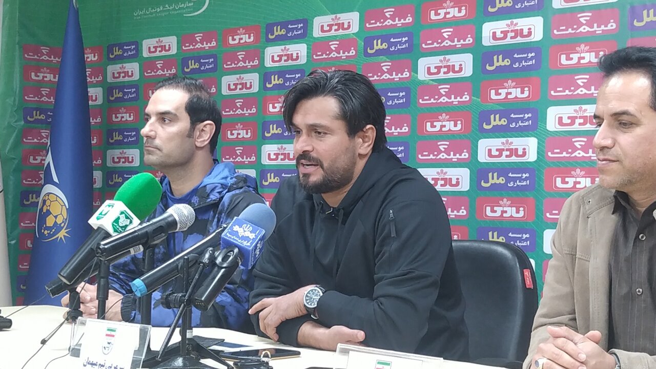 سرمربی خیبر خرمآباد: برای جداشدن از انتهای جدول میجنگیم