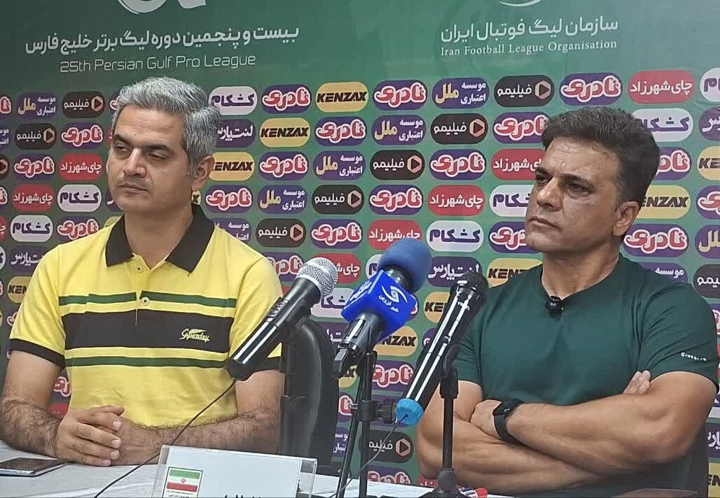 سرمربی شمس آذر: وزش باد اجازه بازی کردن به تیم ما را نداد