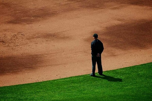 سرمربی لیگ برتری از هرگونه فعالیت فوتبالی محروم شد
