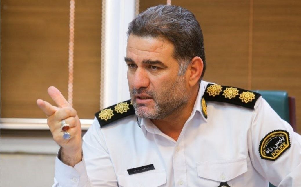 سرهنگ ارزانی: استفاده از تلفن همراه در رانندگی، خطری مرگبار است