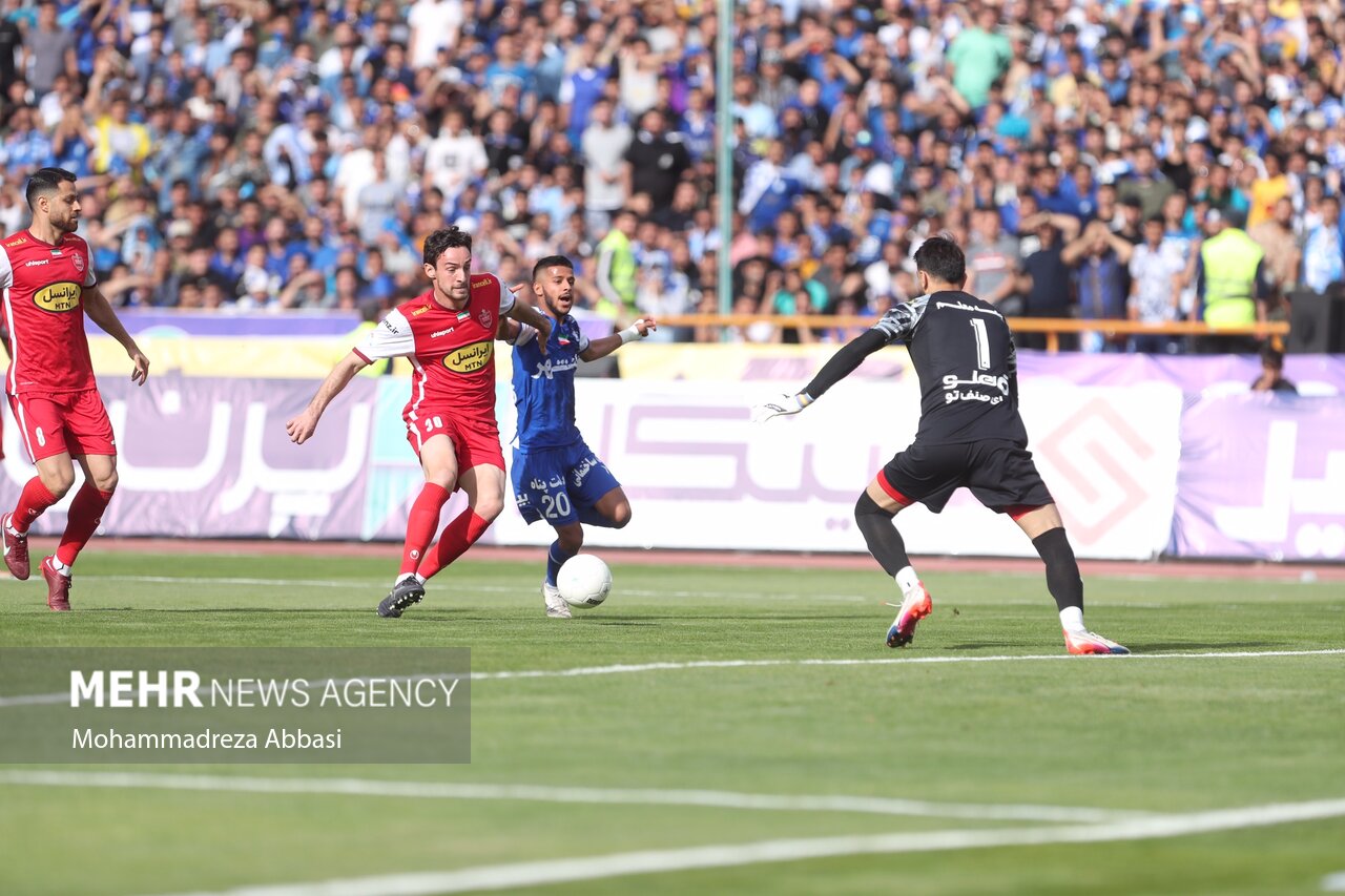 سرپرست استقلال:این لکه ننگ تاابد بر روی پیشانی سازمان لیگ میماند