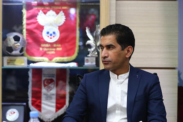 سفر دبیرکل فدراسیون فوتبال به مقر فیفا با یک همراه