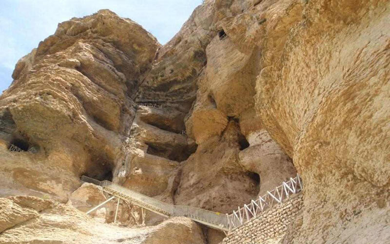 سقز بهشت گمشده کردستان/از غار کرفتو تا دشت‌های شقایق