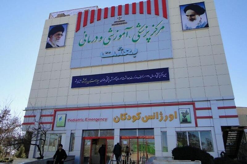 سقوط سایهبان بیمارستان بعثت سنندج یک فوتی بر جا گذاشت