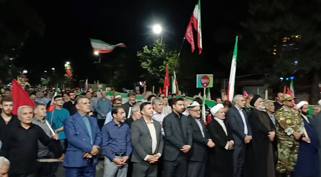 سلماسی‌ها در حمایت از نیروهای مسلح و رهبری در خیابان تجمع کردند