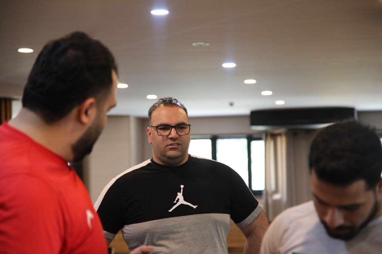 سلیمی: با انوشیروانی هیچ اختلافی ندارم؛ به خاطر مشغله استعفا دادم