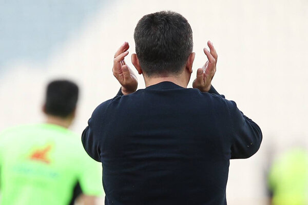 سنگ بزرگ قلعهنویی این بار «کوه» شد/ مردم را افسرده نکنید شادی پیشکش!