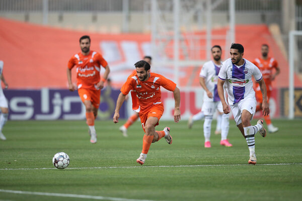 سه بازی حساس هفته سیوچهارم لیگ یک با VAR