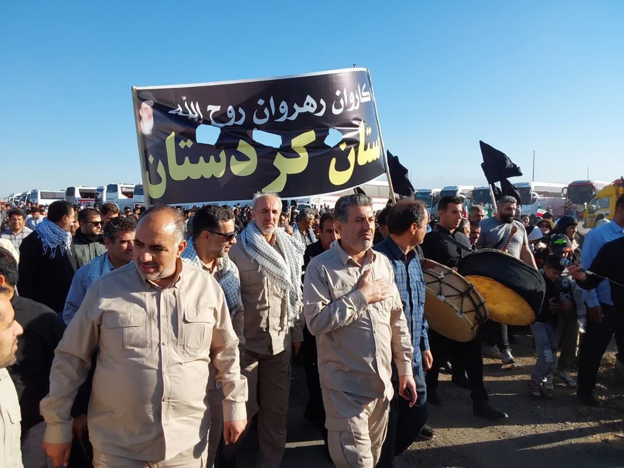 سه دهه وفاداری کردها به امام راحل/رهبری که ریشه طاغوت راخشکاند