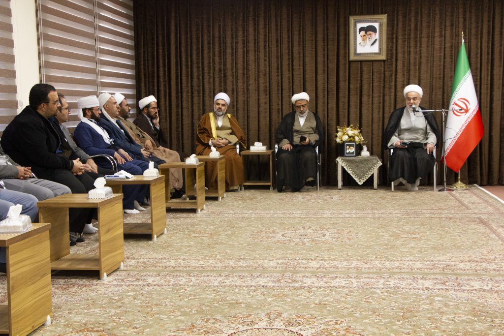 سه مرکز تخصصی و تقویت حوزههای علمیه در کردستان راهاندازی میشود