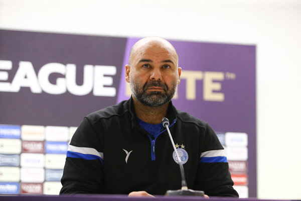 سهراب بختیاریزاده: بازیکنان استقلال مرد روزهای سخت هستند