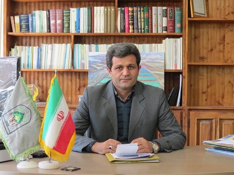 سوزاندن بقایای محصولات کشاورزی منجر به نابودی زمین می‌شود