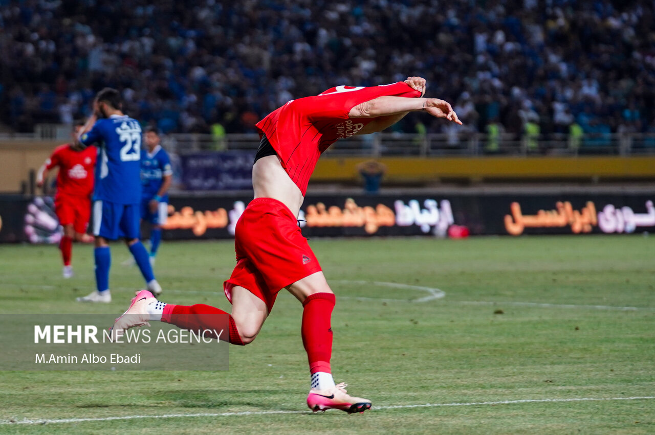 سوپرجام فوتبال باشگاه‌های ایران – استقلال و تراکتور