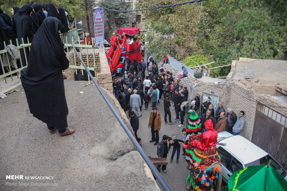 سوگواری بانوان شهر زیر آسمان روضه