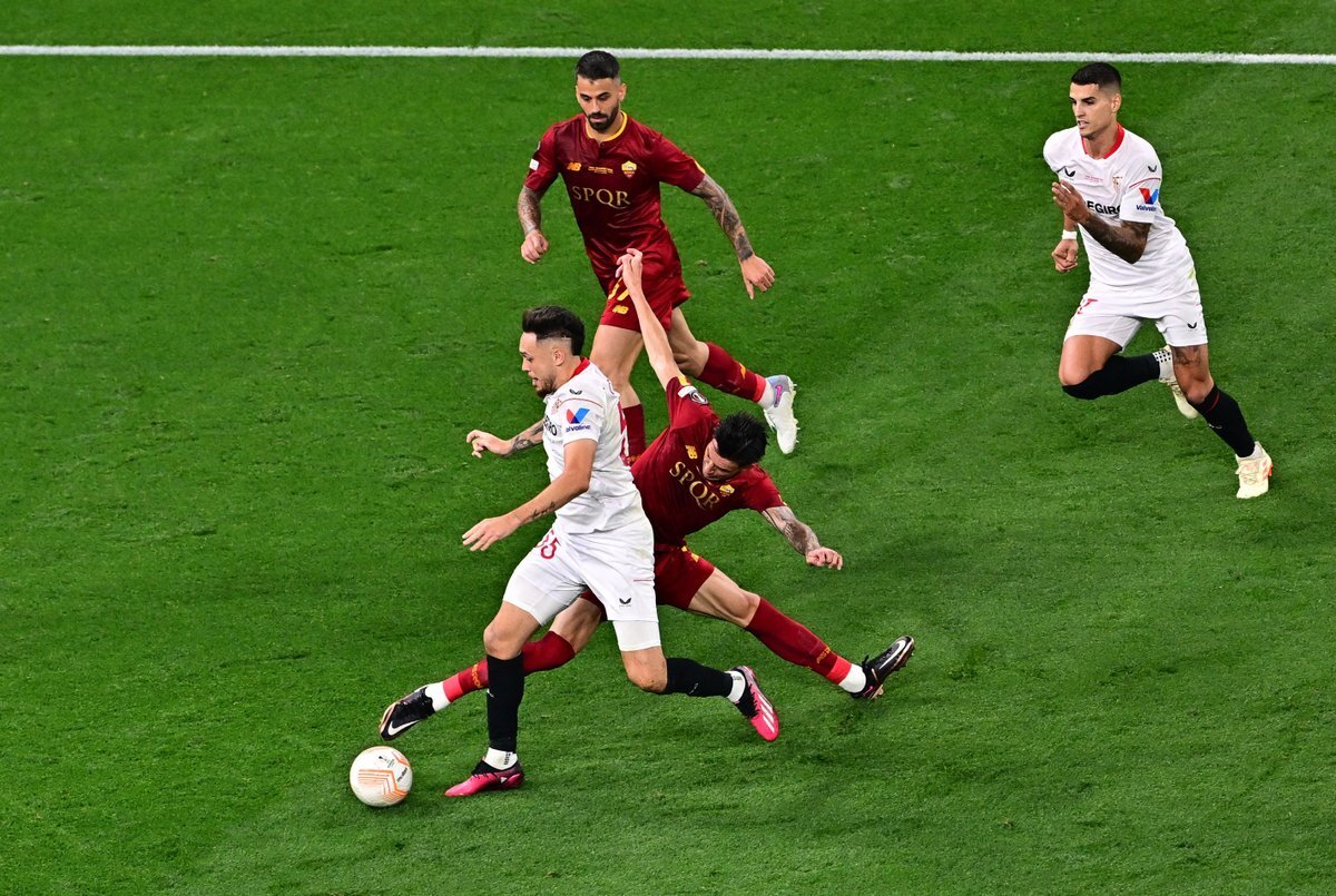 سویا بازهم قهرمان لیگ فوتبال اروپا شد/ شکست تیم مورینیو در
فینال