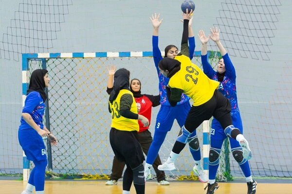 سپاهان اصفهان با شکست نفت صدرنشینی لیگ برتر هندبال زنان را حفظ کرد