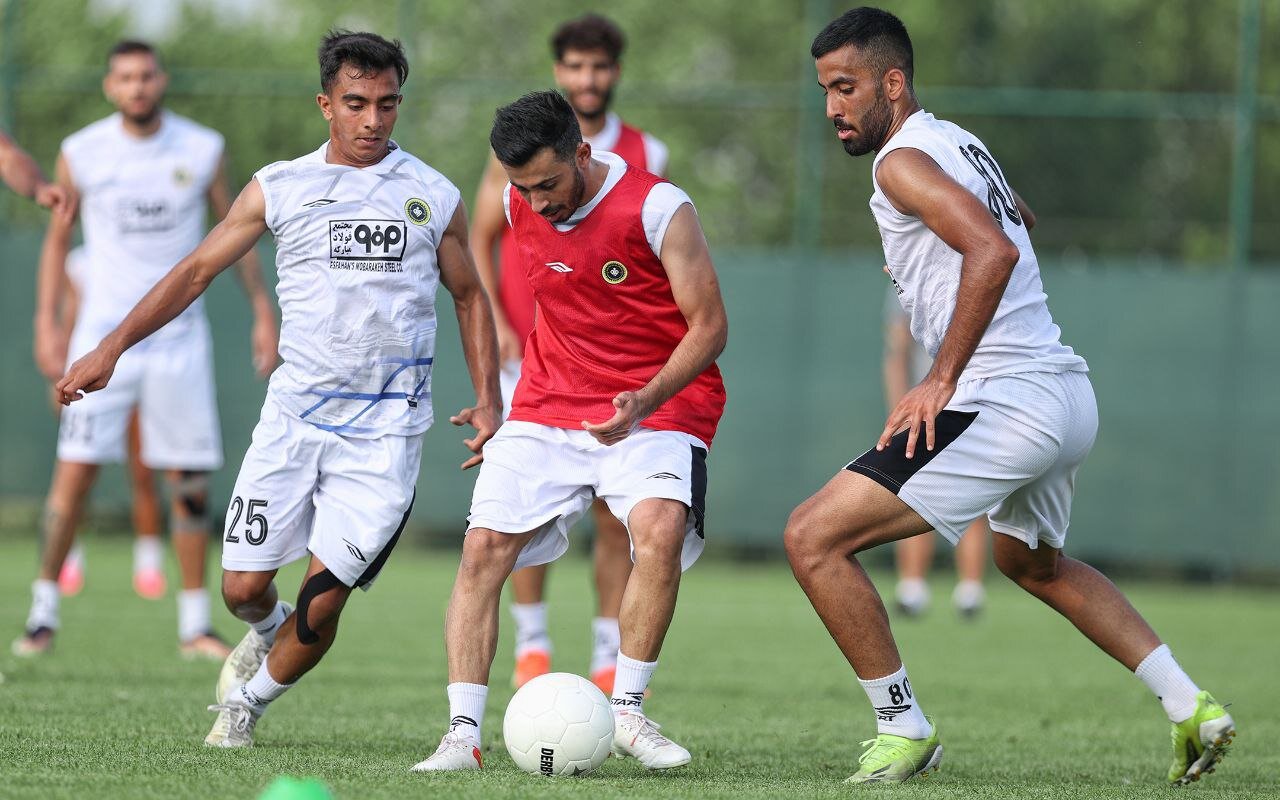 سپاهان را با فکر باز انتخاب کردم/ همیشه برای قهرمانی میجنگیم