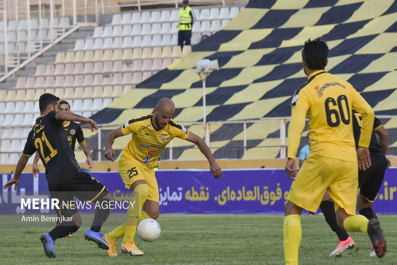 سپاهان راهی جز برد ندارد/جنگ اصلی روی دروازه فجر