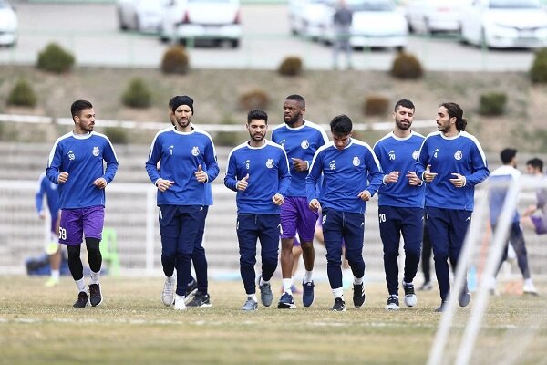 سپاهان می‌تواند استقلال را قهرمان کند/ نقل و انتقالات زود است