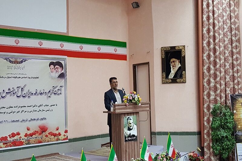 سیاسیکاری در آموزش و پرورش ممنوع شود/نظام تعلیم و تربیت نیازمند توجه ویژه است