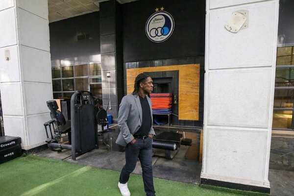 سیدورف بی تفاوت به استقلال از هواداران تیم آرژانتینی تمجید کرد