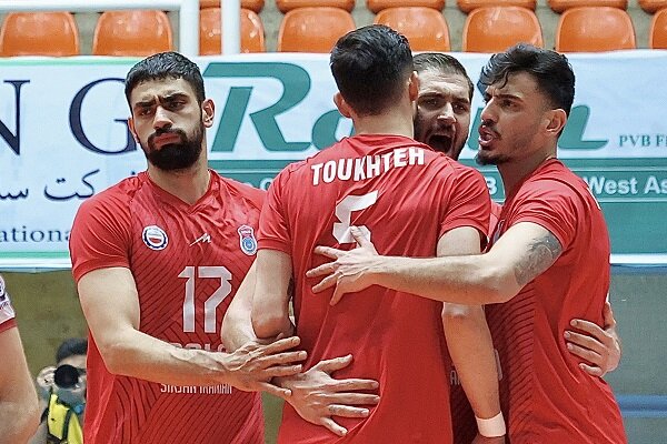 سیرجانی‌ها با شکست استقلال در صدر ماندند