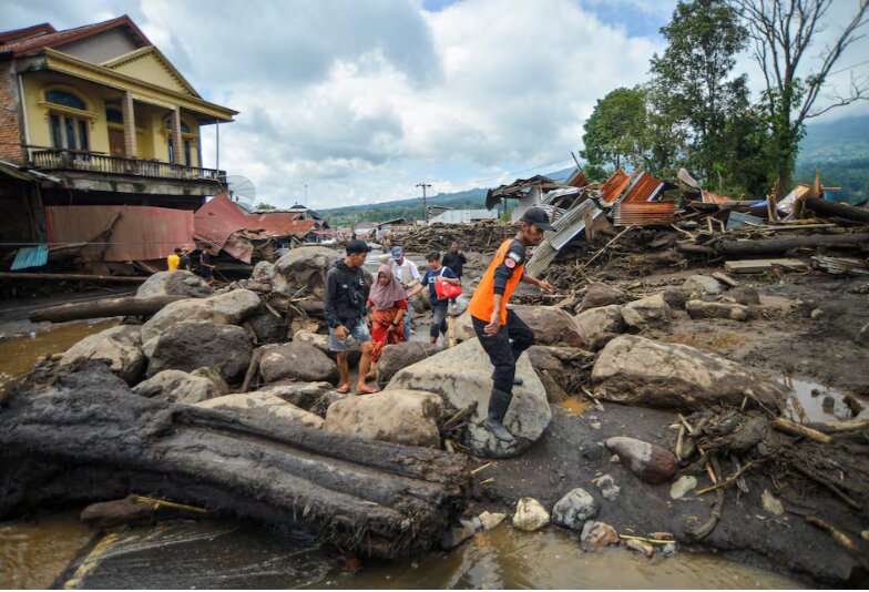 سیل و رانش زمین در اندونزی ۷ کشته و ۲ زخمی بر جای
گذاشت