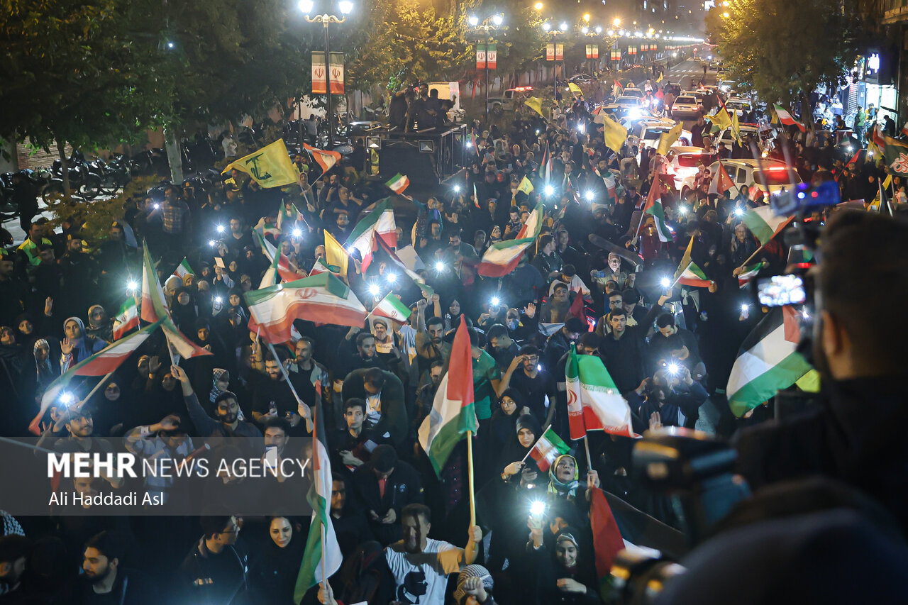 شادی مردم تهران بعد از پاسخ موشکی ایران به رژیم صهیونیستی – ۲