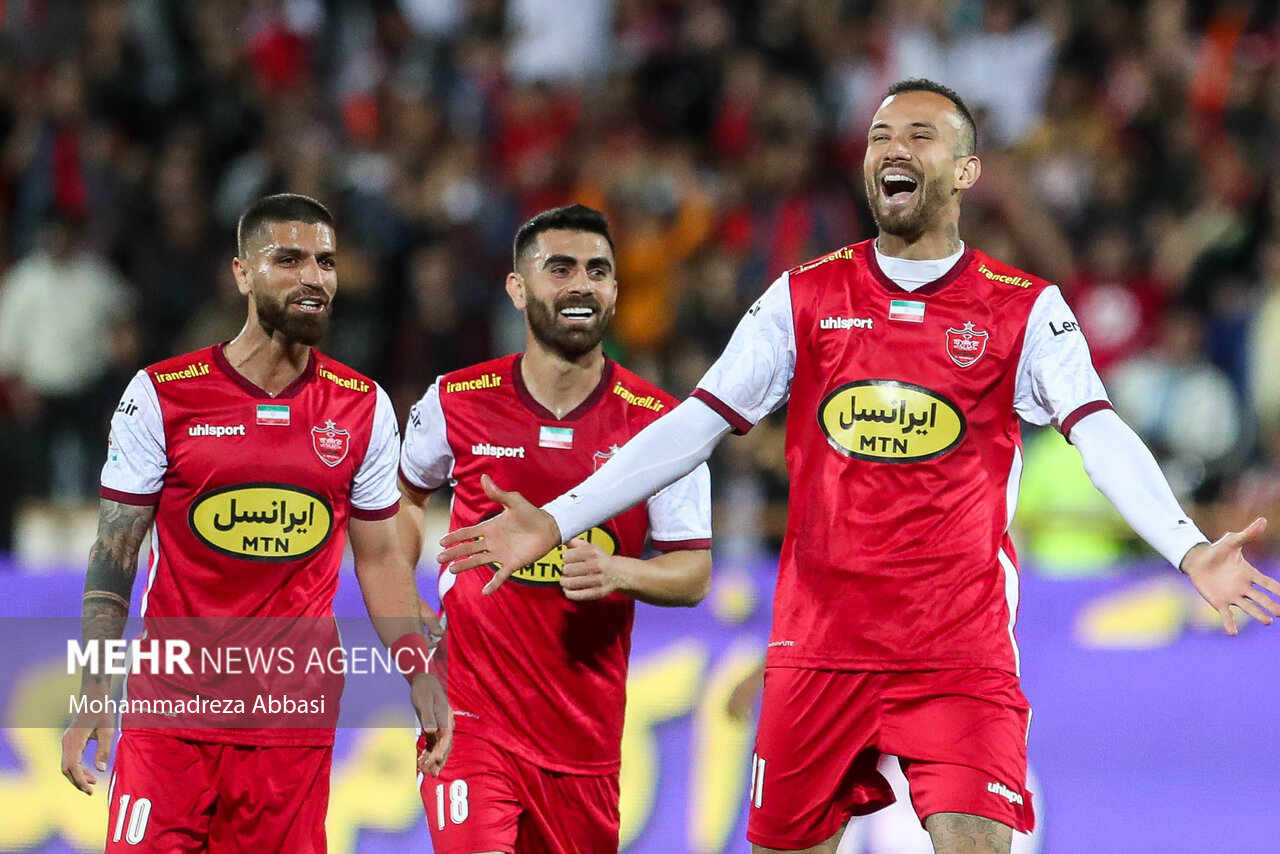 شانس پرسپولیس برای قهرمانی بیشتر است/ «پریرا» مهاجم خیلیخوبی است