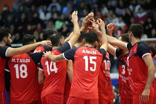 شاگردان عطایی قهرمان زودهنگام نیم فصل شدند/ هورسان پیروز
شد