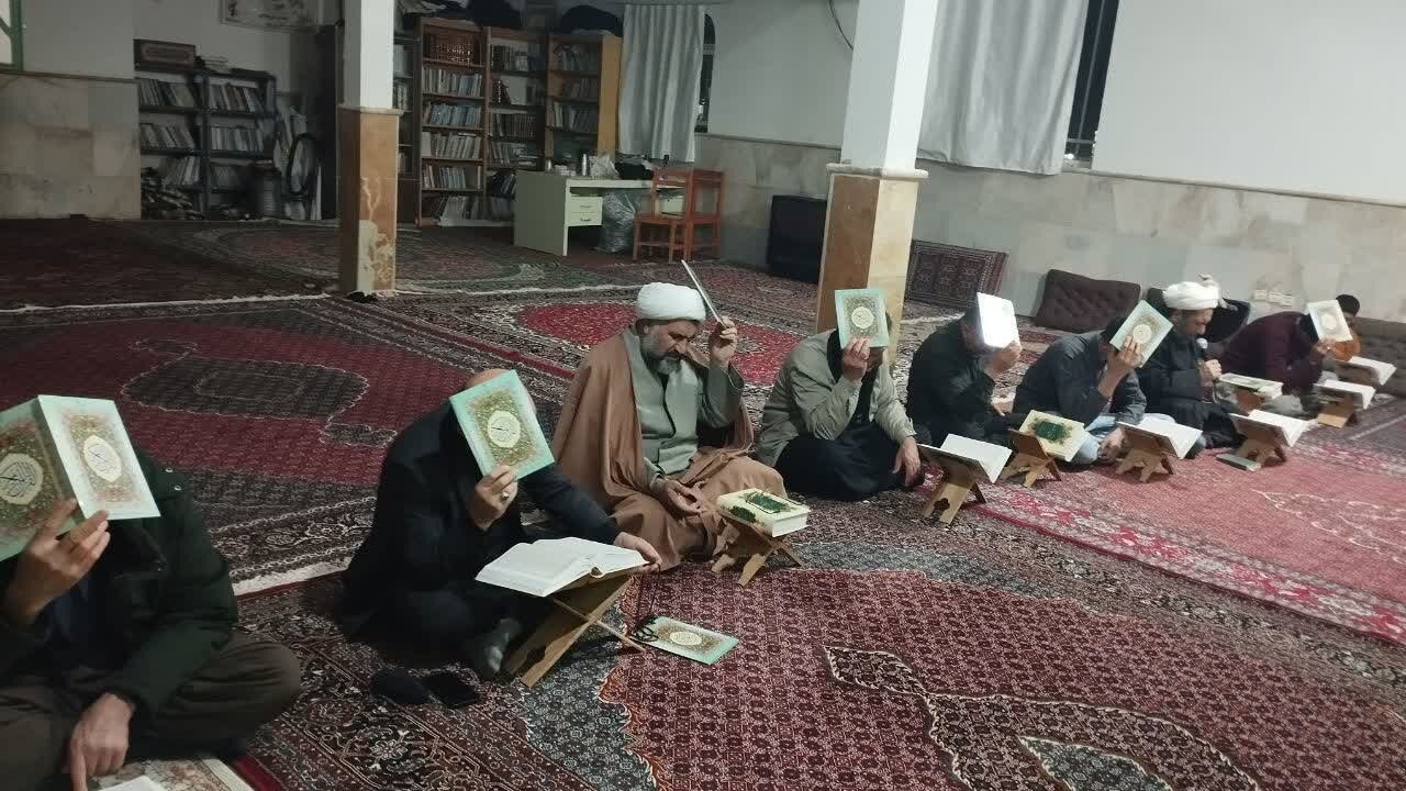 شب زندهداری و نیایش در مسجد امام حسین (ع) روستای کروندان