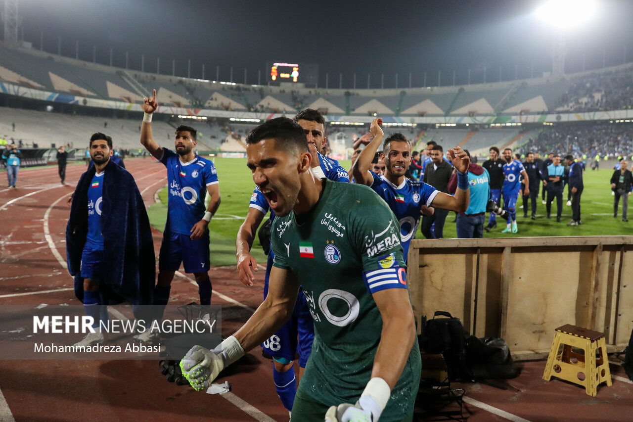 شرمنده بازیکنان هستم/ ما هم می توانستیم بی قانونی کنیم!