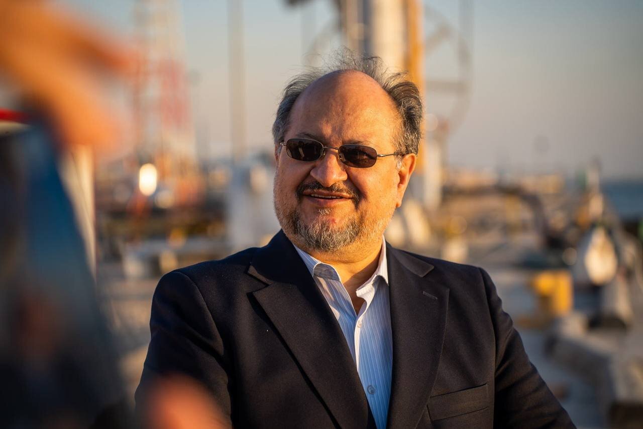 شریعتمداری: هلدینگ به استقلال به عنوان یک فرصت اقتصادی مینگرد