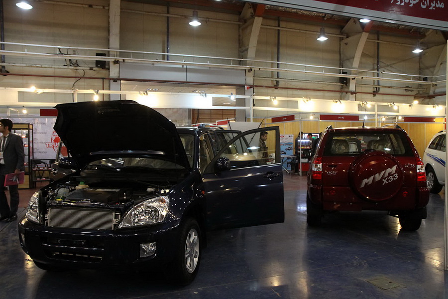 ششمین دوره نمایشگاه صنعت خودرو در کردستان افتتاح شد