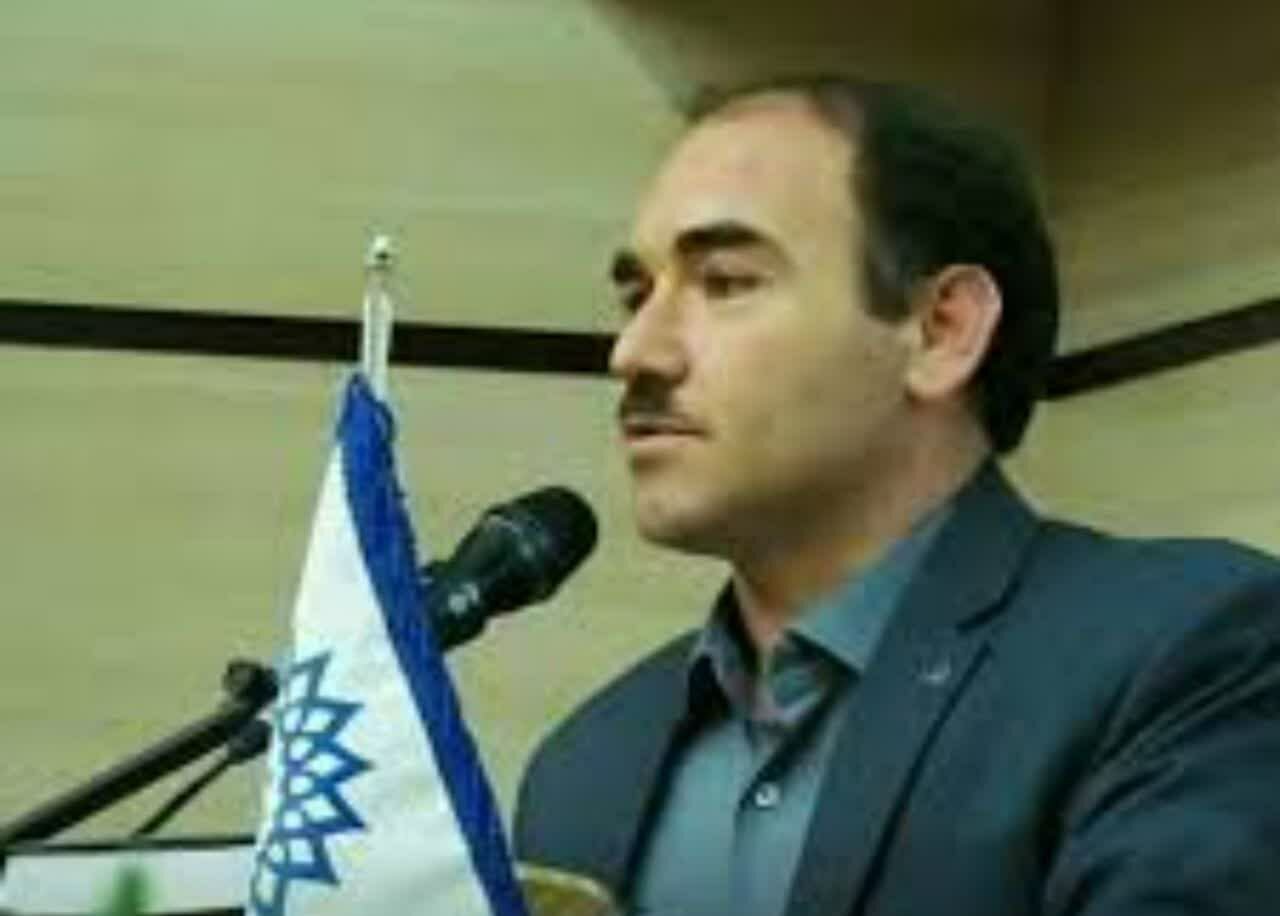 شعر آئینی باید از دل برخیزد؛ شعر انقلابی بازگوی دغدغه‌های مردم باشد