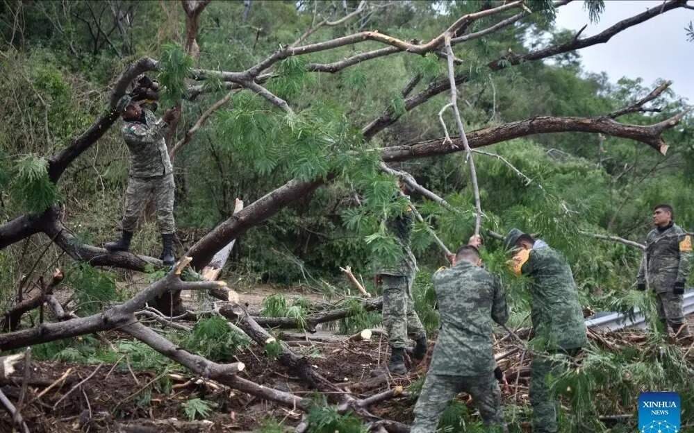 شمار قربانیان توفان «اوتیس» در جنوب مکزیک به ۳۹ نفررسید