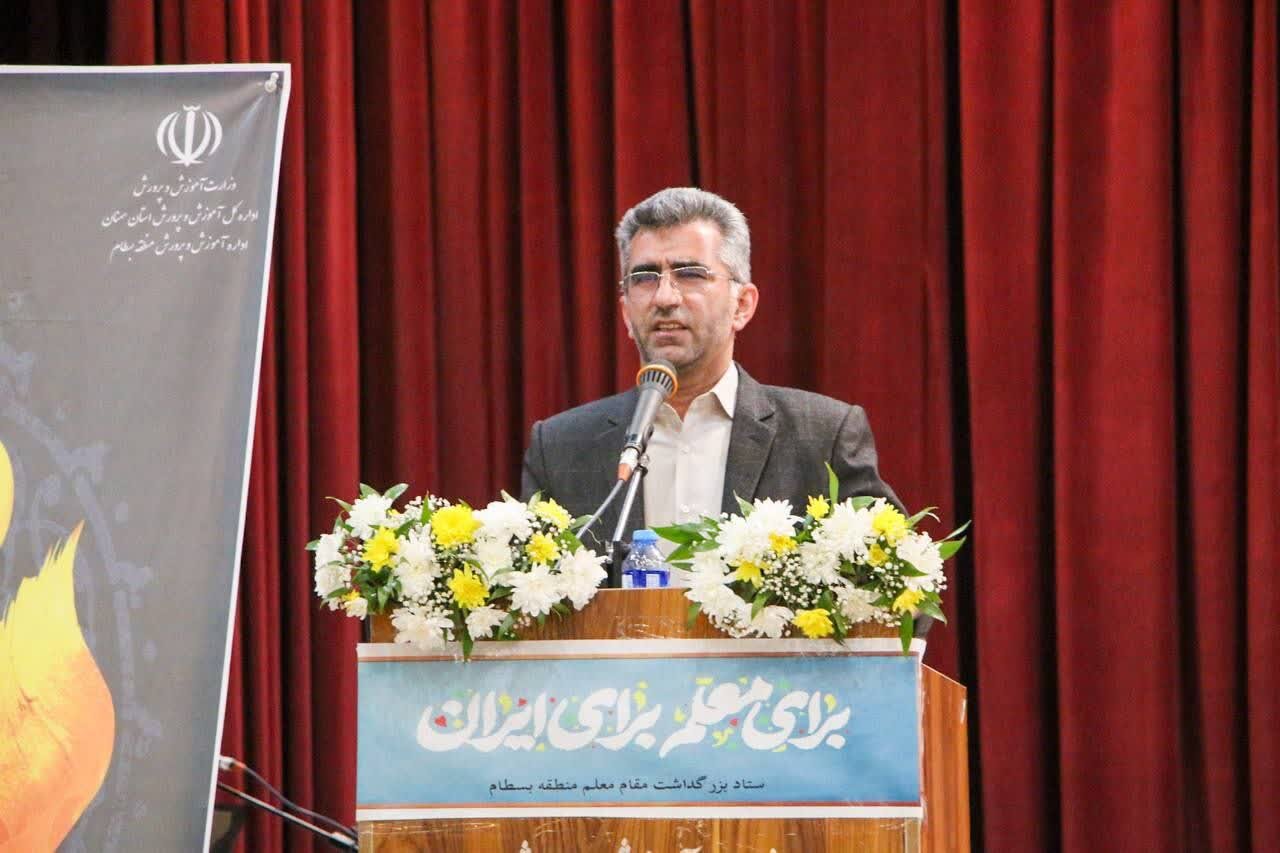 شناسایی دانش‌آموزان کم‌بضاعت استان سمنان؛عدالت آموزشی را جدی گرفته‌ایم